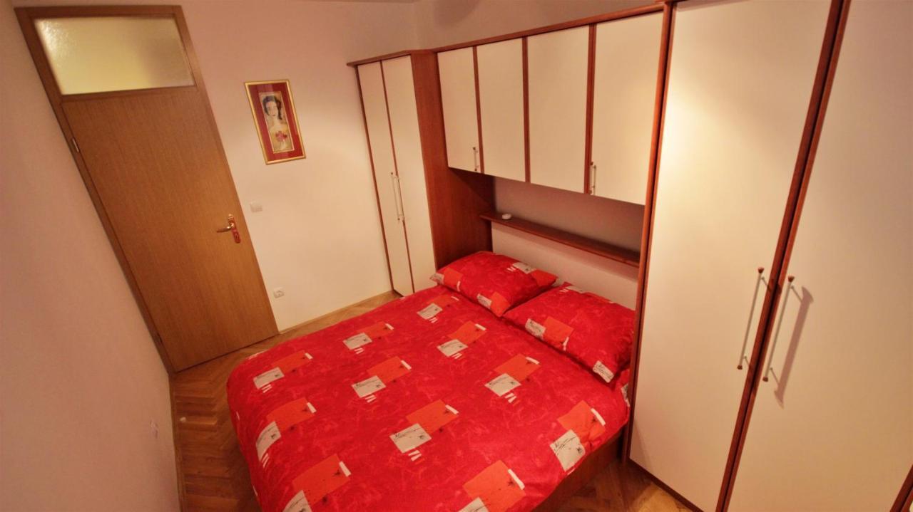 Apartment Jen Omiš Extérieur photo