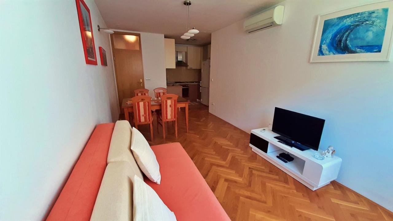 Apartment Jen Omiš Extérieur photo
