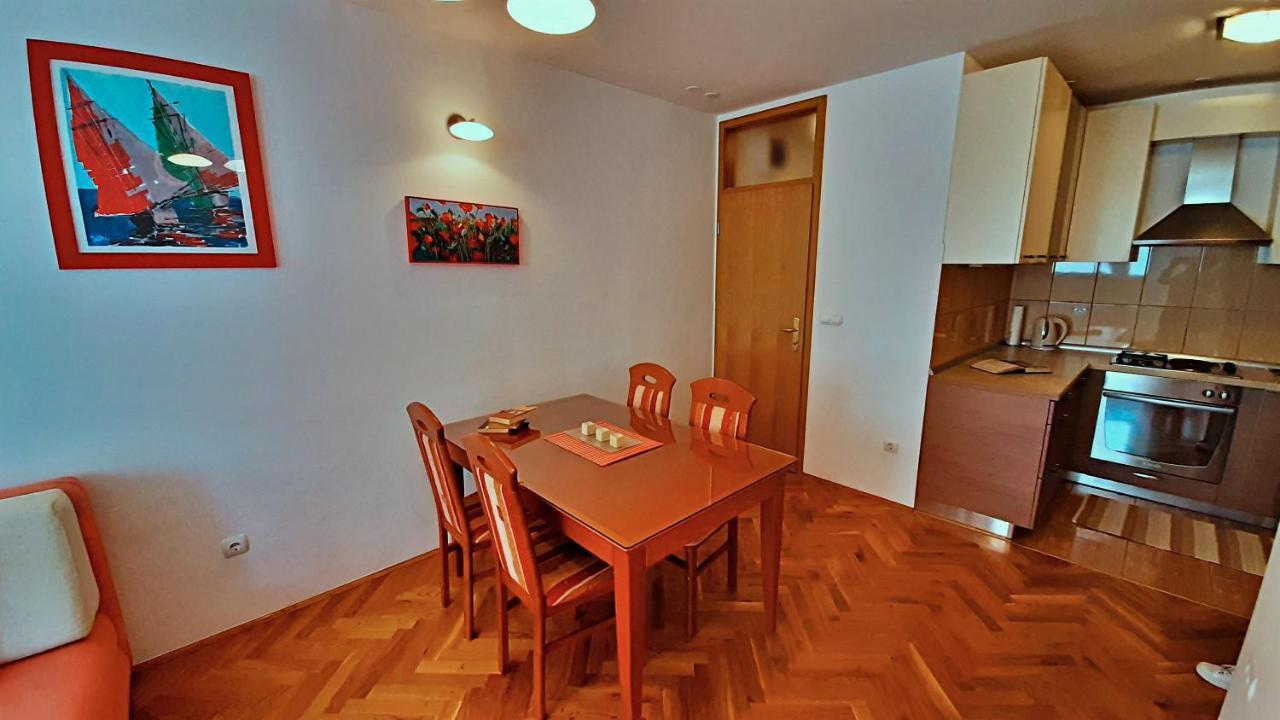 Apartment Jen Omiš Extérieur photo