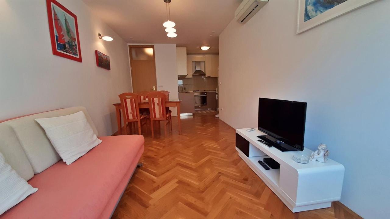 Apartment Jen Omiš Extérieur photo